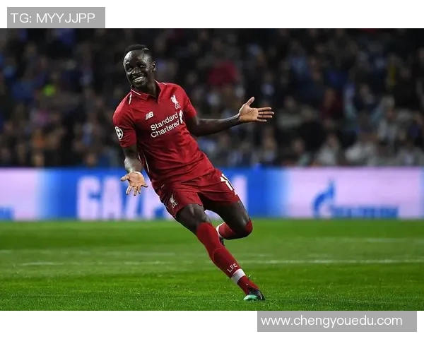 足球明星送上新年祝福愿你在新的一年里梦想成真健康快乐如球场上的胜利 足球明星送上新年祝福愿你在新的一年里梦想成真健康快乐如球场上的胜利